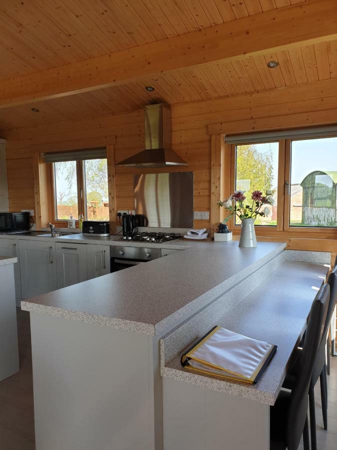 Ruth'S Retreat Country Retreat With Private Hot Tub Shrewsbury Exterior foto