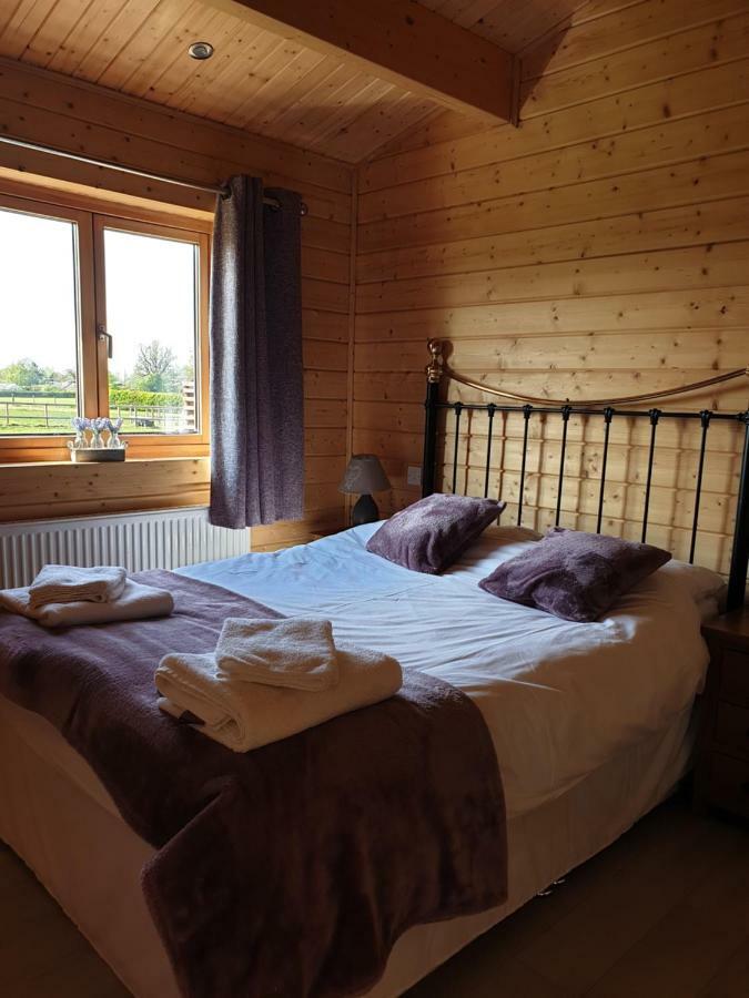 Ruth'S Retreat Country Retreat With Private Hot Tub Shrewsbury Exterior foto